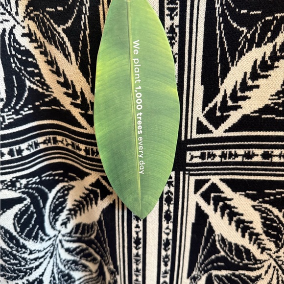 Monochrome Mini - Picture 3 of 3